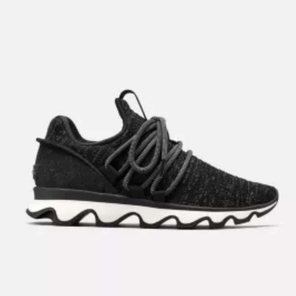 Women's Kinetic™ Lace Sneaker